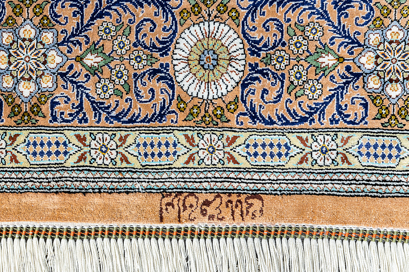 Иранский ковёр из шёлка