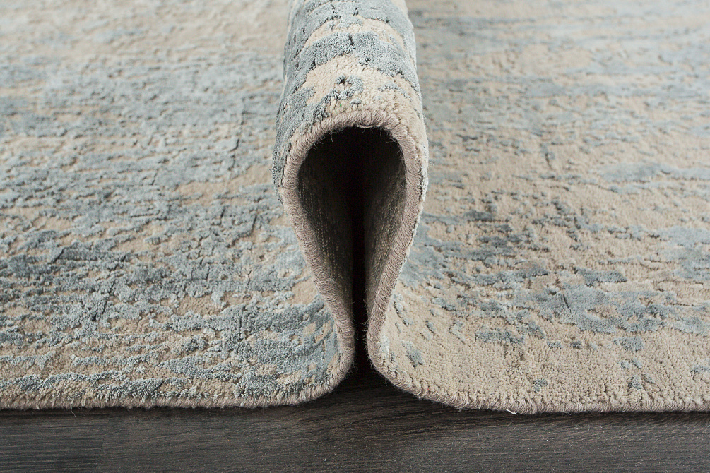 Индийский ковёр из шерсти и бамбукового шёлка «UNSTRING» SRB703-CGRY-SBLU
