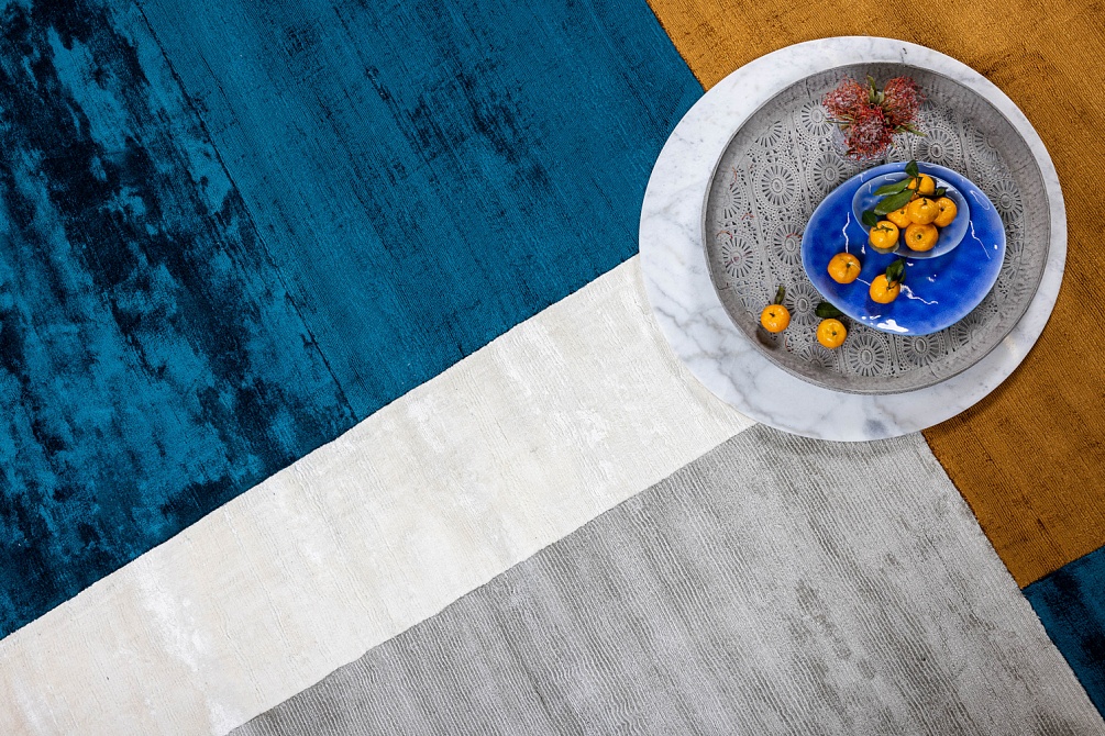 Индийский ковер из арт-шёлка «ROSERA» RSR04-GLD-MLT