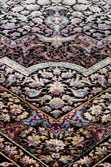Иранский ковёр из шёлка и модала «MASTERPIECE QUM» 010-21-TORANJ-NAVY