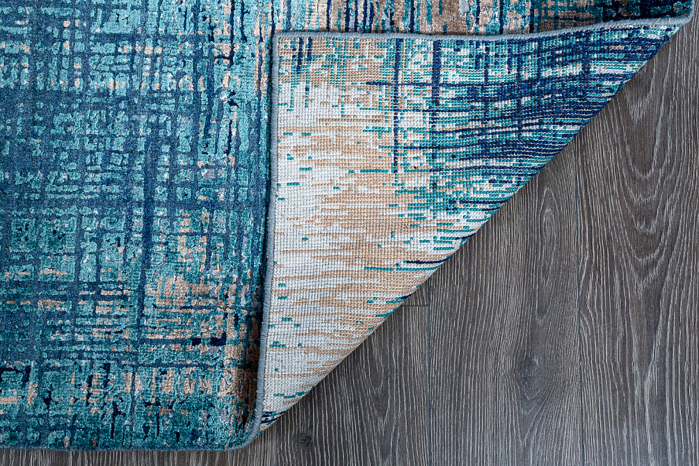 Индийский ковёр из шерсти и бамбукового шёлка «UVENUTI» LRB1532-OWBLU-DBLU