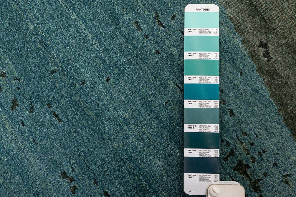 Индийский ковер из бамбукового шёлка, шерсти и хлопка «CHAOS THEORY» ESK375-AWHITE-CAQUA 13