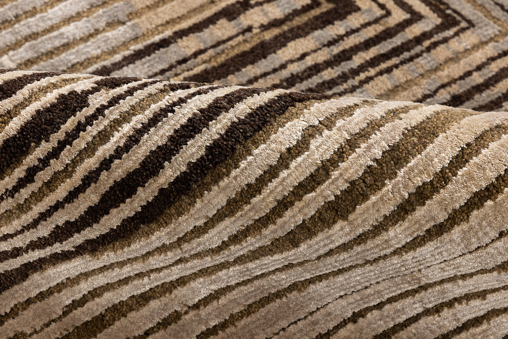 Индийский ковер из бамбукового шёлка, шерсти и хлопка «UVENUTI» LRB1666-MBROWN-LCOFFEE
