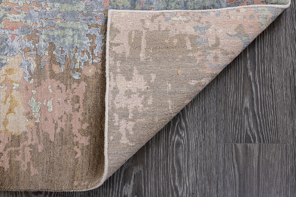 Индийский ковёр из шерсти и бамбукового шёлка «CHAOS THEORY» ESK439-AWHT-PBLU