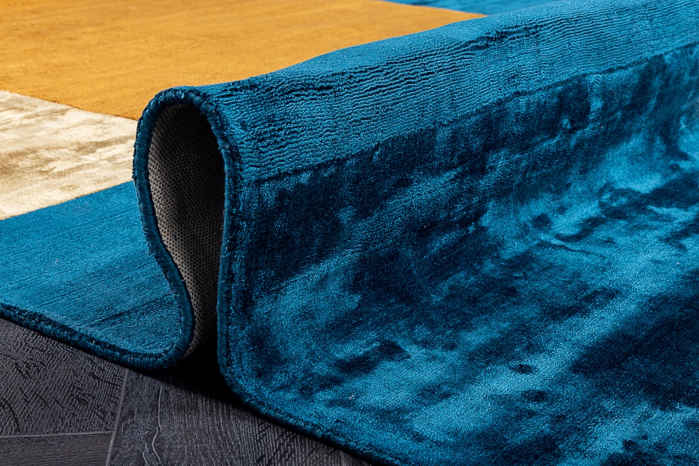 Индийский ковер из арт-шёлка «ROSERA» RSR04-GLD-MLT