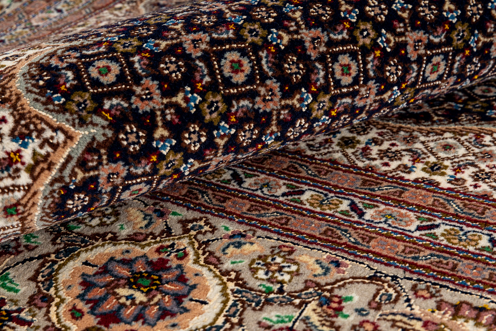 Иранский ковёр из шерсти и шёлка «TABRIZ MAHI» 13-172-IR