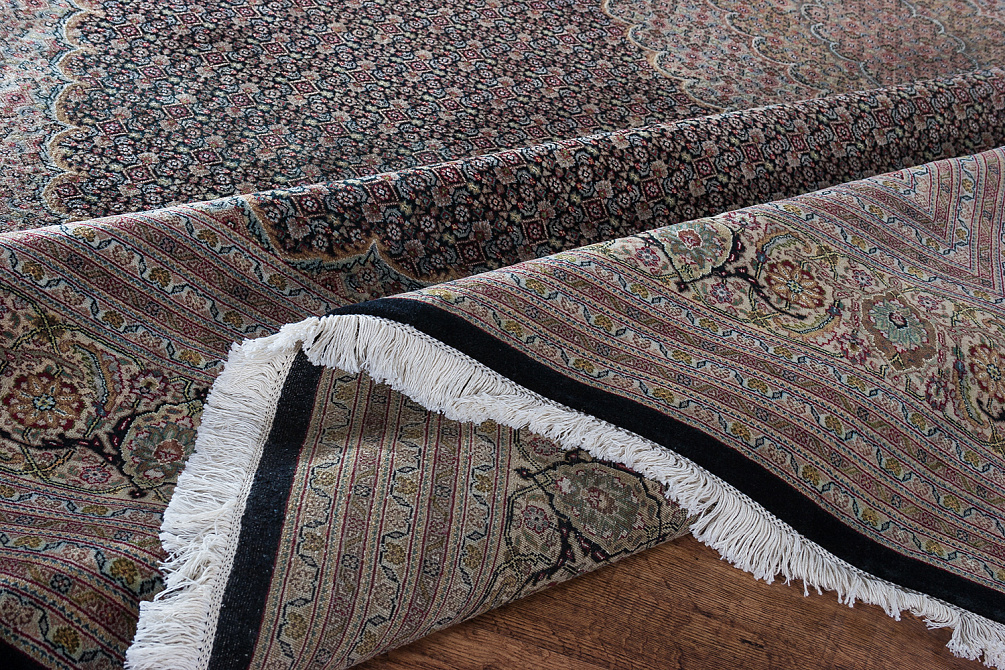 Индийский ковёр из шерсти и шёлка «TABRIZ MAHI AZIZ» MAHI-BLK