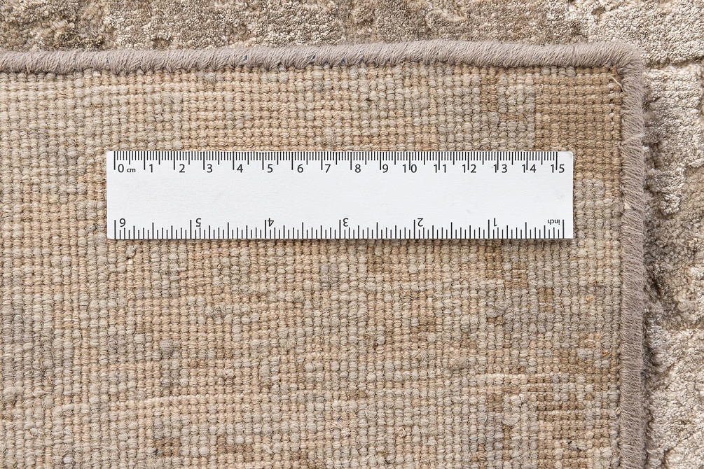 Индийский ковер из бамбукового шёлка и шерсти «CHAOS THEORY» ESK9014-CLASSIC-GREY-WHITE-SAND