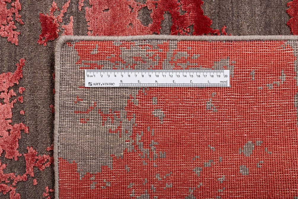 Индийский ковер из шерсти и арт-шёлка «CHAOS THEORY» ESK431-D.GREY-R.LACQUER