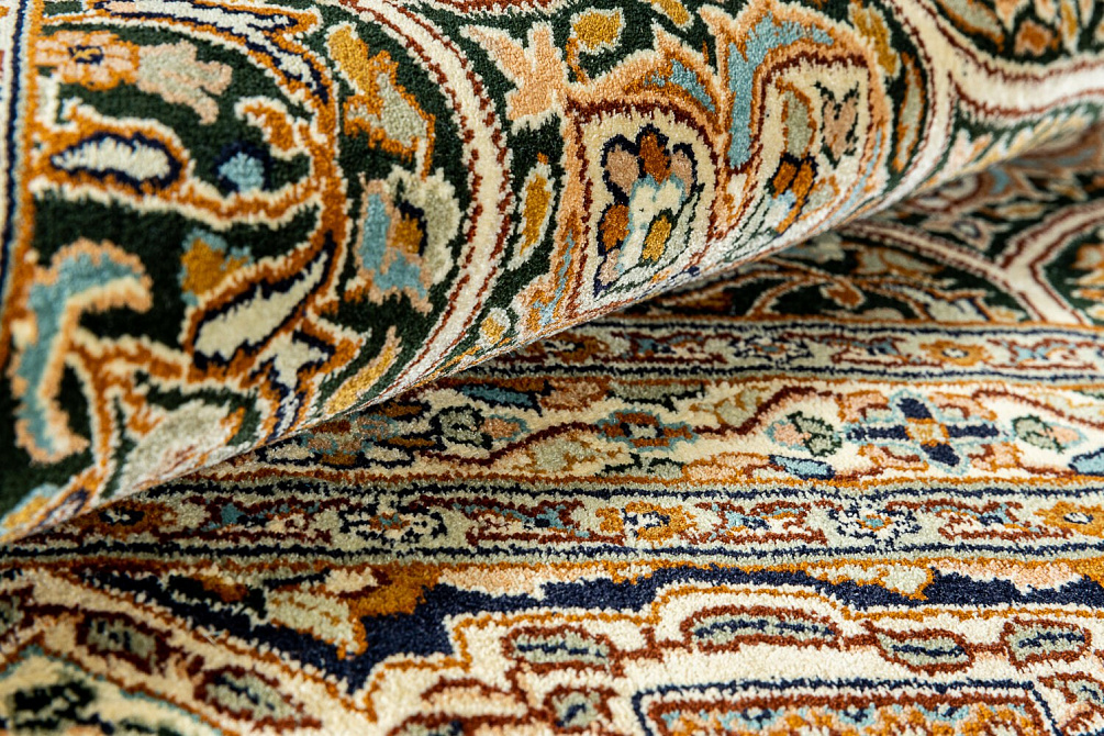 Индийский ковёр из шёлка «KASHMIR SILK 24Х24» CELING GREEN