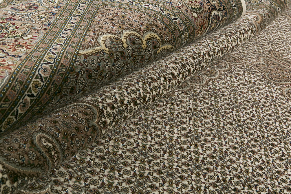 Иранский ковёр из шерсти и шёлка «TABRIZ MAHI» 11-229-IR