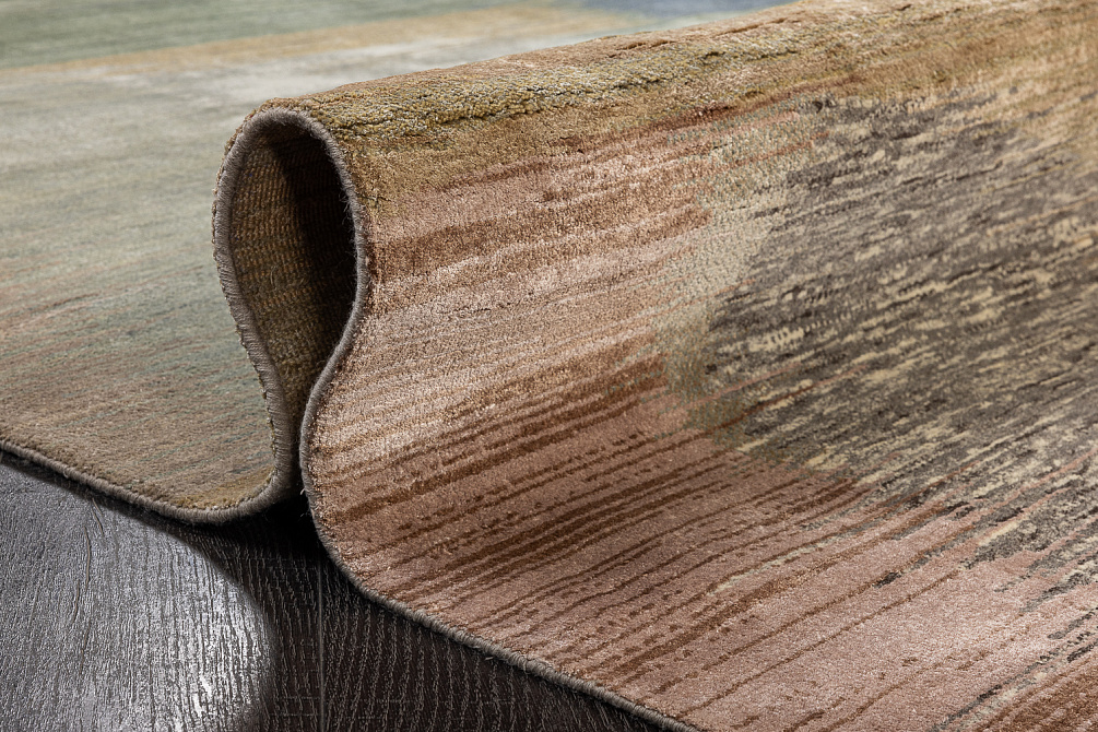 Индийский ковер из бамбукового шёлка, шерсти и хлопка «CHAOS THEORY» ESKM07-NTAUPE-FDENIM