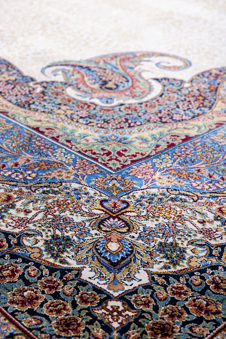 Иранский ковёр из шёлка и модала «QUM PERSIAN» 606-CRM