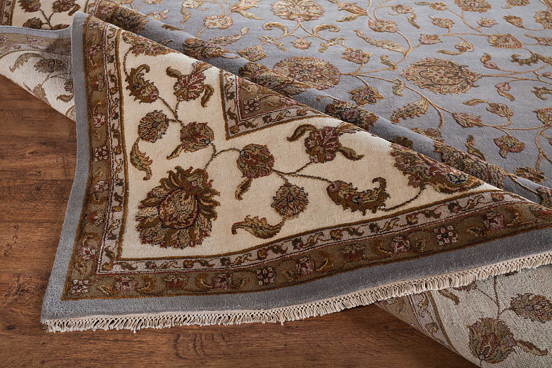 Индийский ковёр из шерсти и шёлка