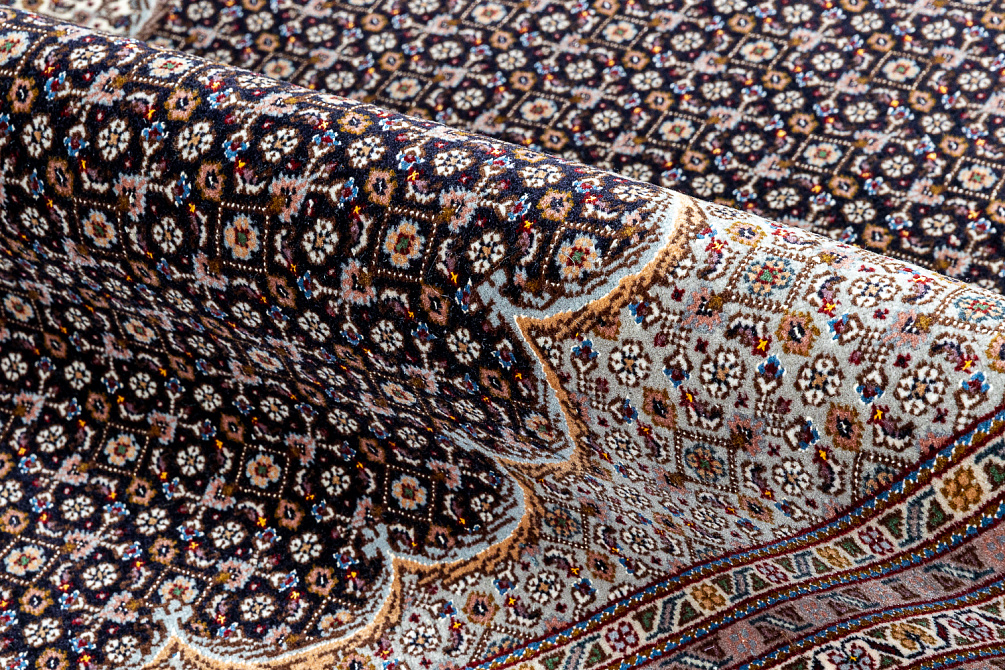 Иранский ковер из шерсти и шёлка «TABRIZ MAHI» 900-26158-IR