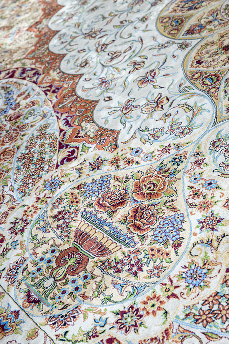 Турецкий ковёр из шёлка и модала «QUM-L» 2031A-CRE-CRE