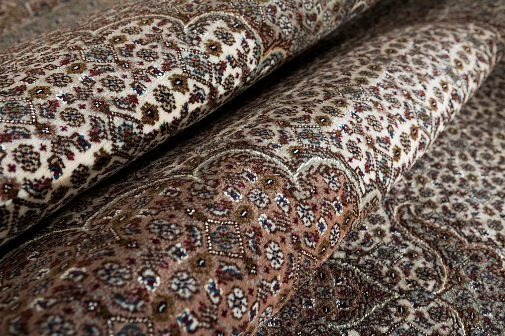 Иранский ковёр из шерсти и шёлка «TABRIZ MAHI» 12-110-IR