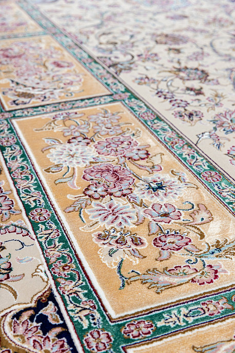 Иранский ковёр из шёлка и акрила «MASTERPIECE QUM» 030-21-GRAND ISFAHAN-KHAKI