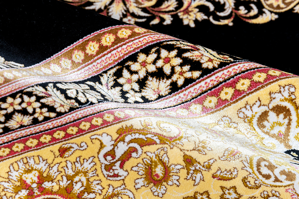 Иранский ковёр из шёлка и модала «MASTERPIECE QUM» 017-21-BLACK GRAND MEDALION