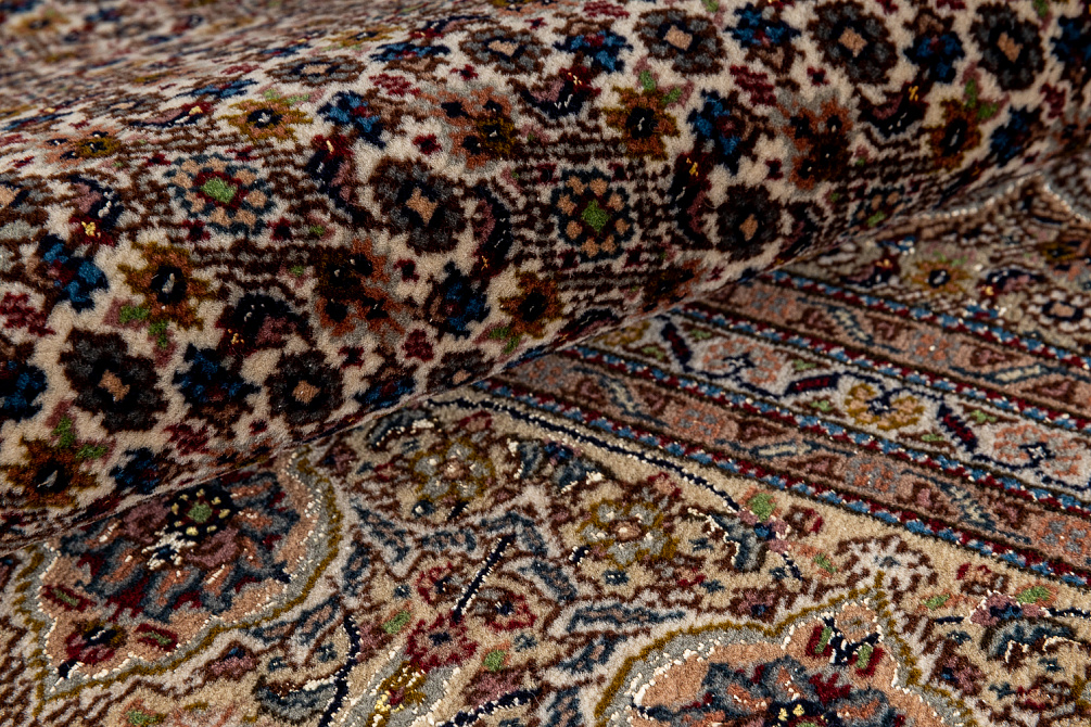 Иранский ковёр из шерсти и шёлка «TABRIZ MAHI» 11-34-IR