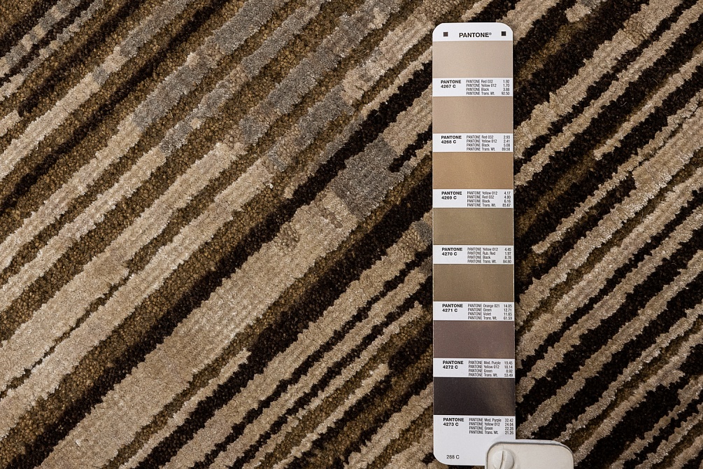 Индийский ковер из бамбукового шёлка, шерсти и хлопка «UVENUTI» LRB1666-MBROWN-LCOFFEE